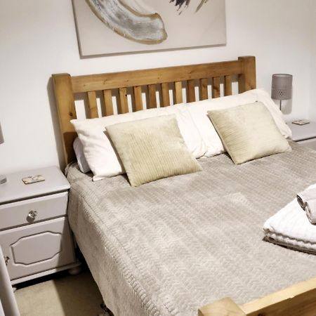 Private One Bedroom Apartment With Garden And Parking Thame Exterior foto